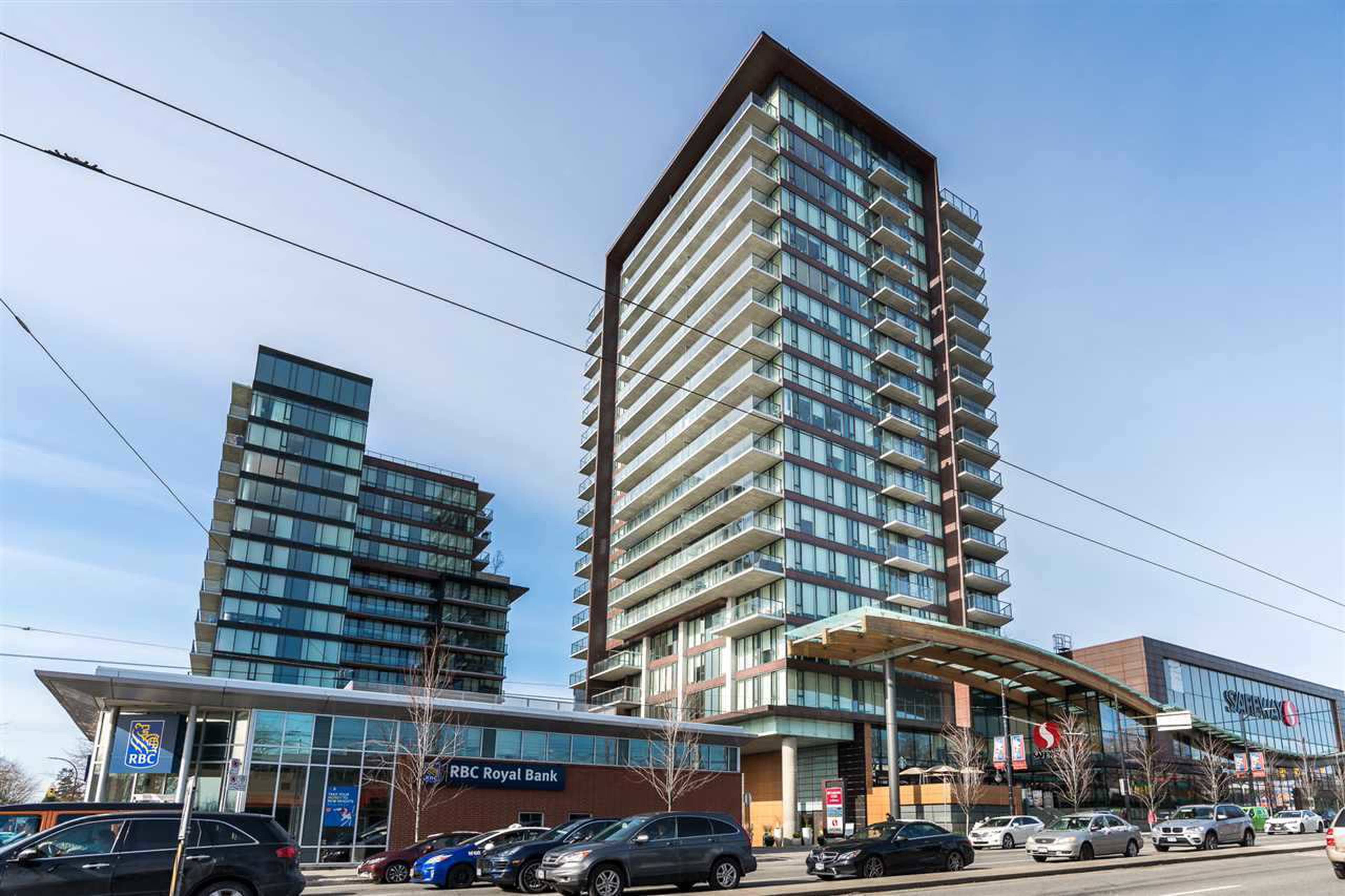 70th & Granville Apartment Building